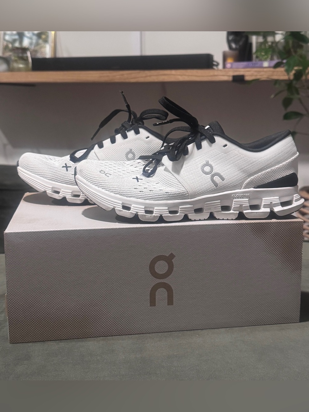 WORN ONCE - On Cloud Women's Cloud X 4 Running Shoes